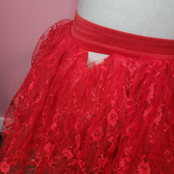 Red tutu - Picture 6 of 6
